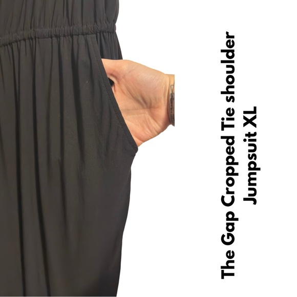 The Gap - Cropped, Tie Shoulder Jumpsuit - XL - Pockets! - Picture 3 of 9